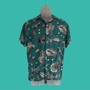 Men’s Original Use Teal Seashell Print Short Sleeve Button Down Shirt Size S